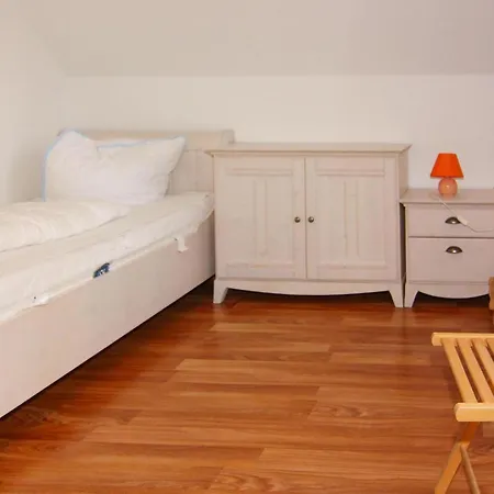 Holiday home Doppelhaushaelfte Duenenrose,