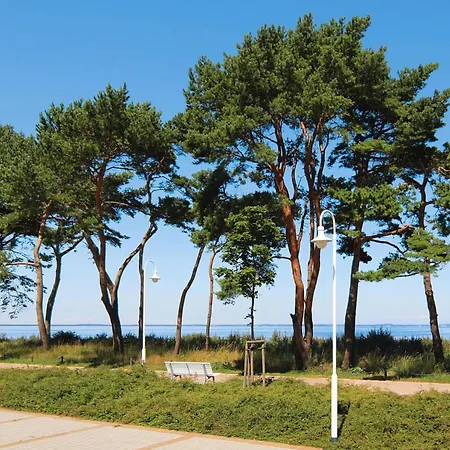 Holiday home Doppelhaushaelfte Duenenrose,