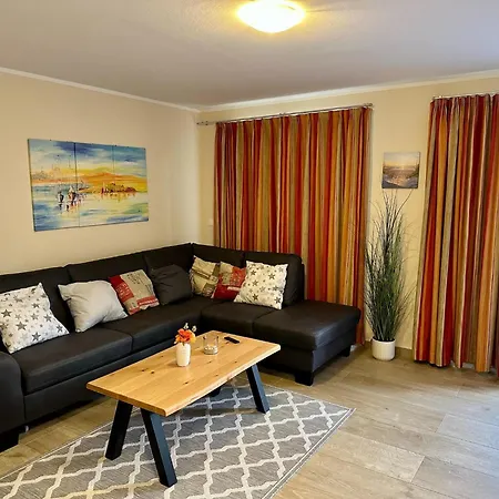 Holiday home Doppelhaushaelfte Duenenrose, *