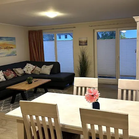 別荘 Doppelhaushaelfte Duenenrose, *